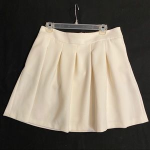 Banana Republic Cream Soft Pleat Mini Skirt